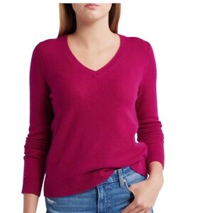 Nordstrom V-Neck Cashmere Sweater in Pink Plumier, Size Medium
